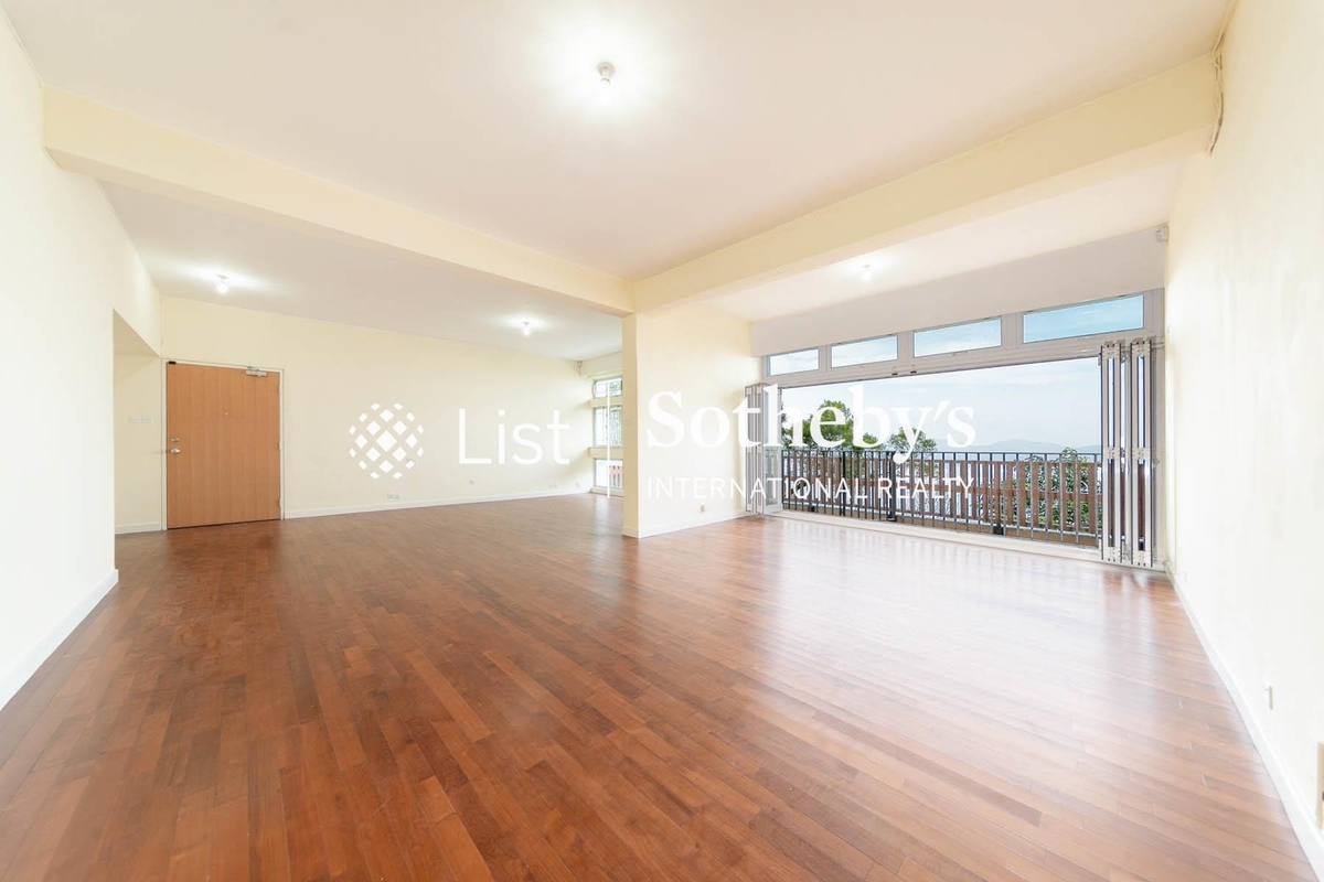 Cloudridge 賓吉道30號 | Living and Dining Room