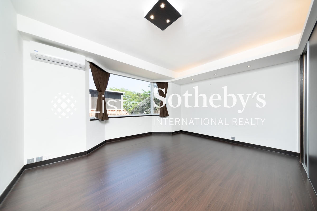 Dragon Lake Villa 龍湖別墅 | Master Bedroom