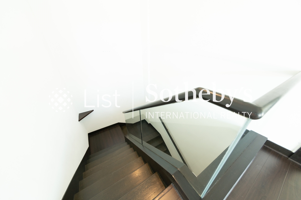 Dragon Lake Villa 龍湖別墅 | Internal Staircase