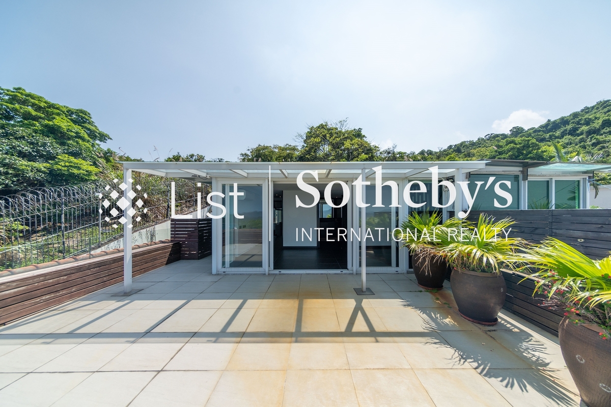 Dragon Lake Villa 龍湖別墅 | Private Roof Terrace