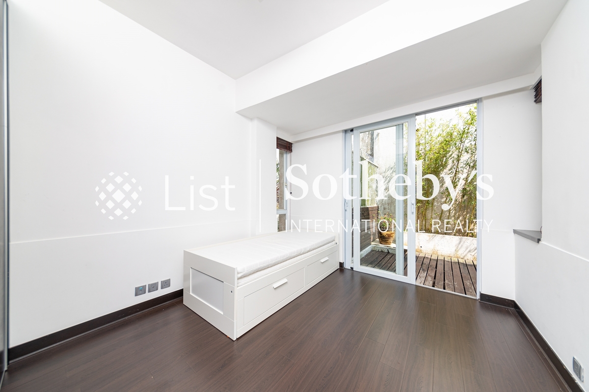 Dragon Lake Villa 龍湖別墅 | Third En-suite Bedroom