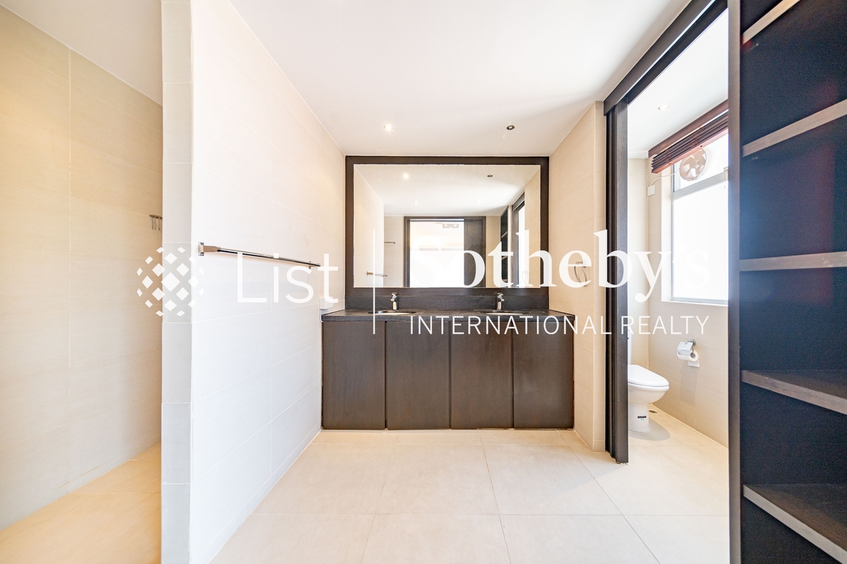 Dragon Lake Villa 龍湖別墅 | Second En-suite Bathroom