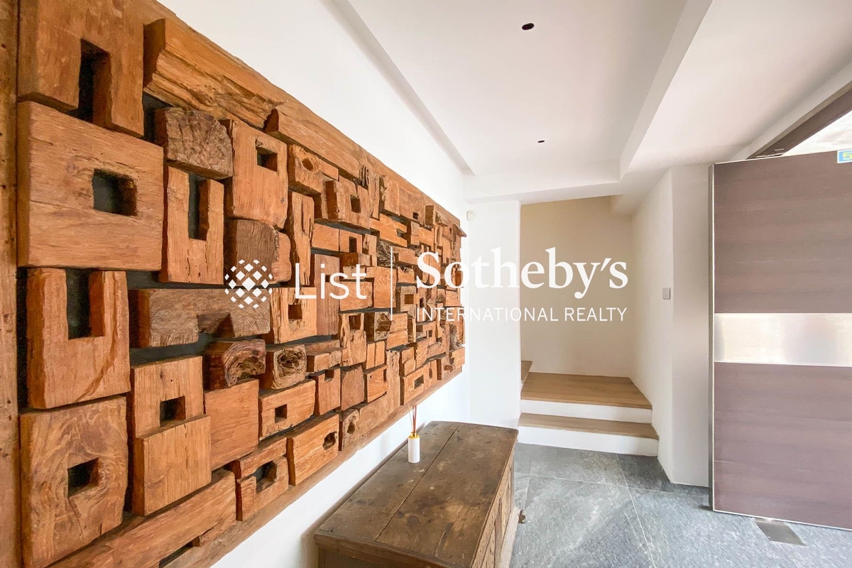 Dragon Lake Villa 龍湖別墅 | Corridor