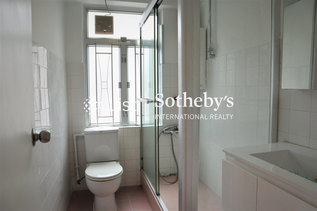 Haywood Mansion 海華大廈 | Guest Bathroom