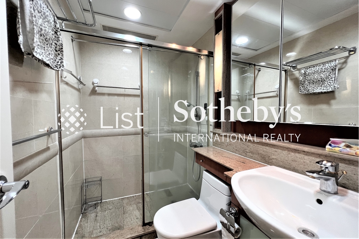 Royal Peninsula 半岛豪庭 | Guest Bathroom