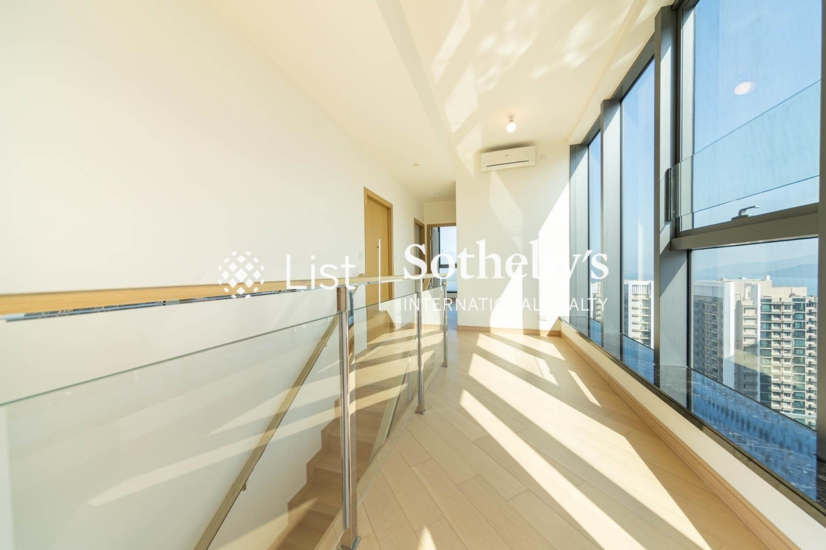 Double Cove 迎海 | Internal Staircase