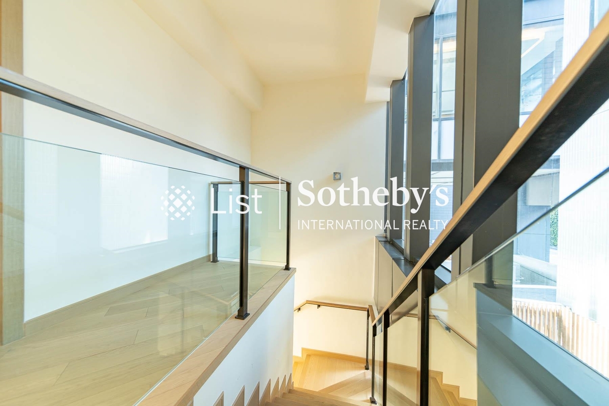 Double Cove 迎海 | Internal Staircase