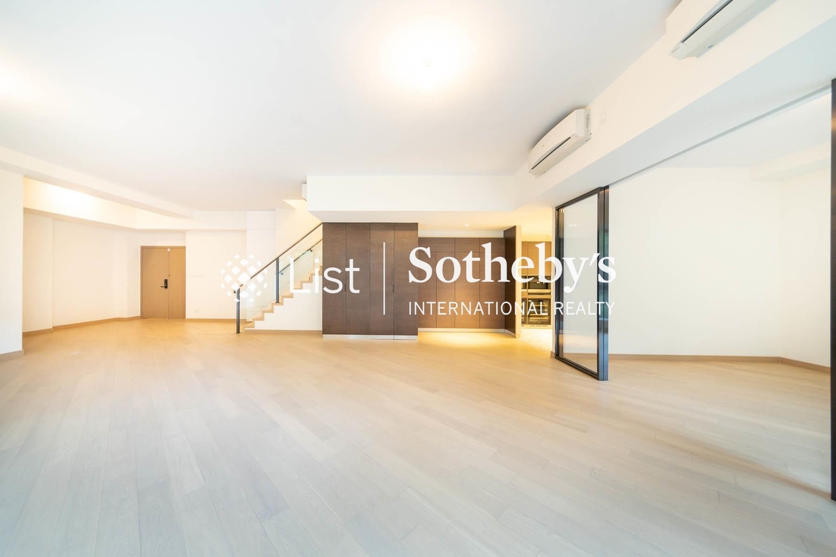 Double Cove 迎海 | Living and Dining Room