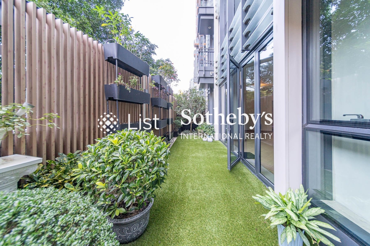 Double Cove 迎海 | Private Garden off Living and Dining Room