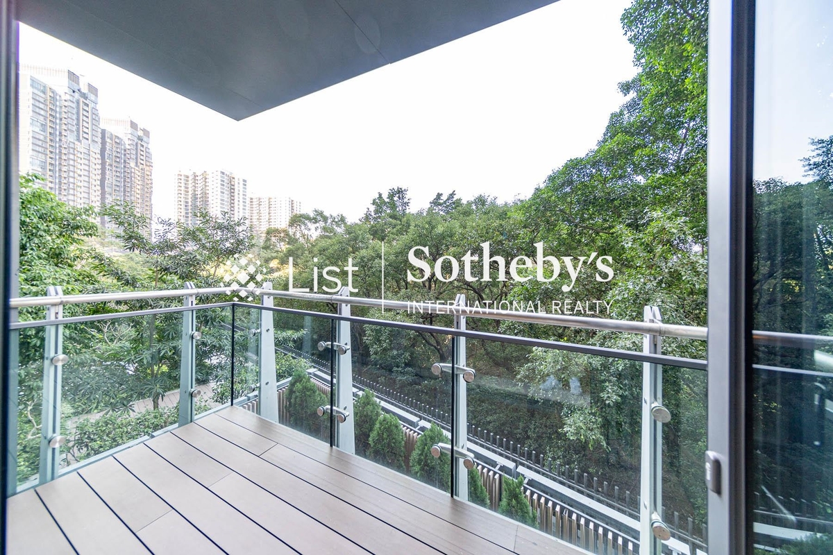Double Cove 迎海 | Balcony off Master Bedroom