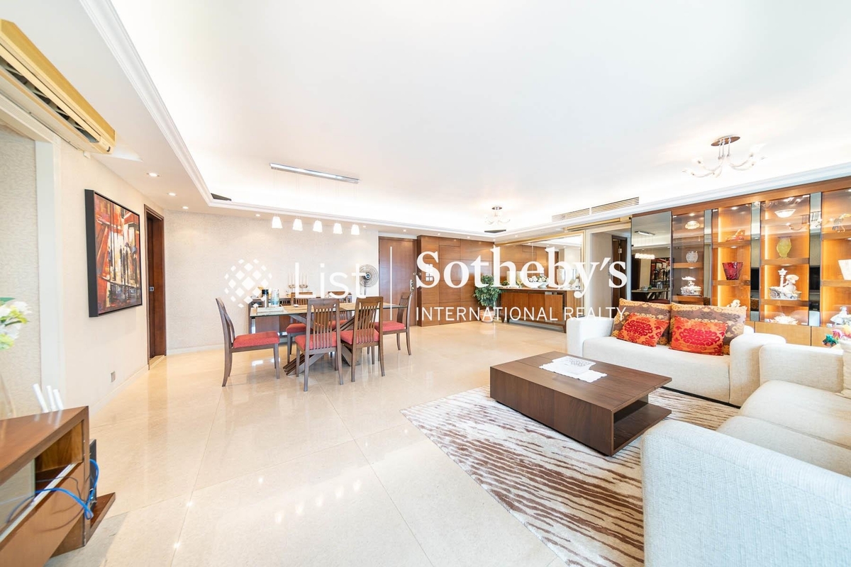 Island Resort 藍灣半島 | Living and Dining Room