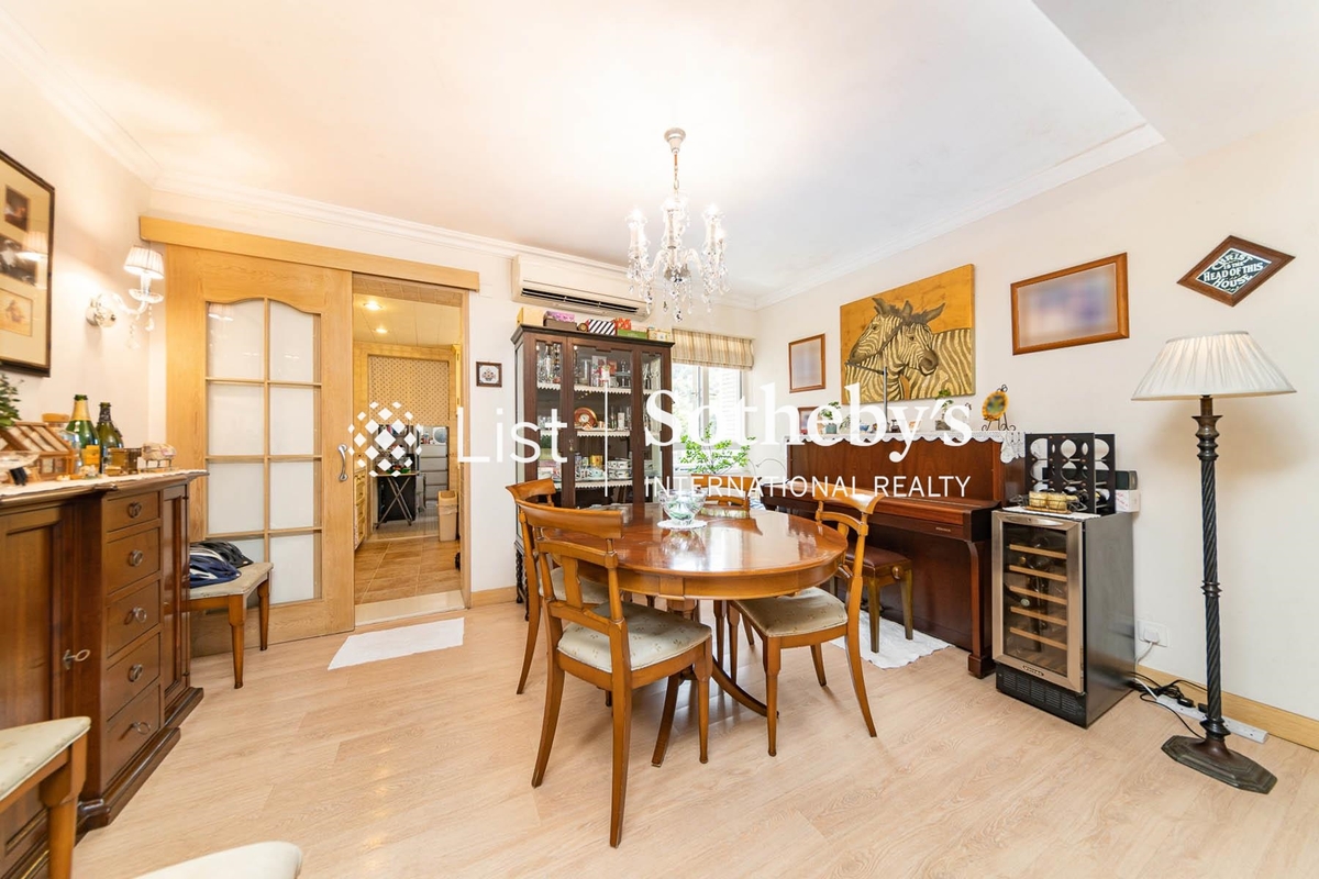 Braemar Hill Mansions 賽西湖大廈 | Living and Dining Room
