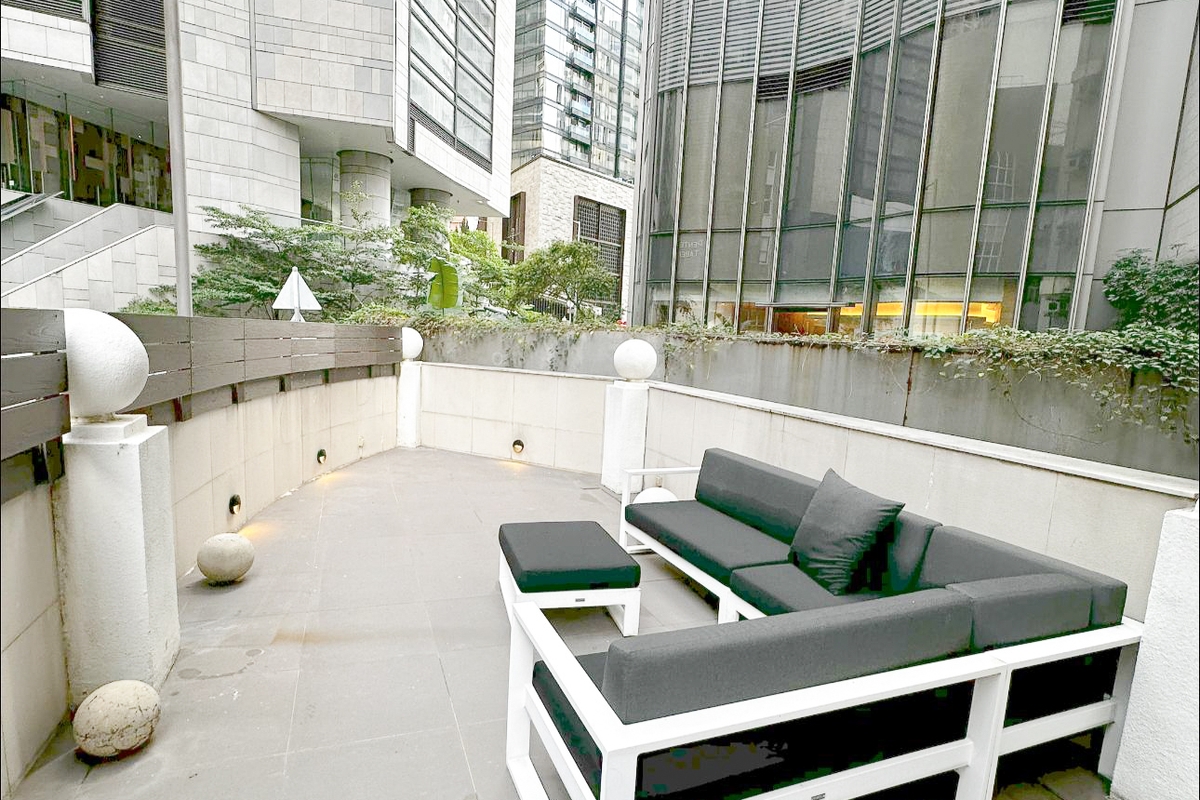 Windsor Court 衛城閣 | Private Roof Terrace