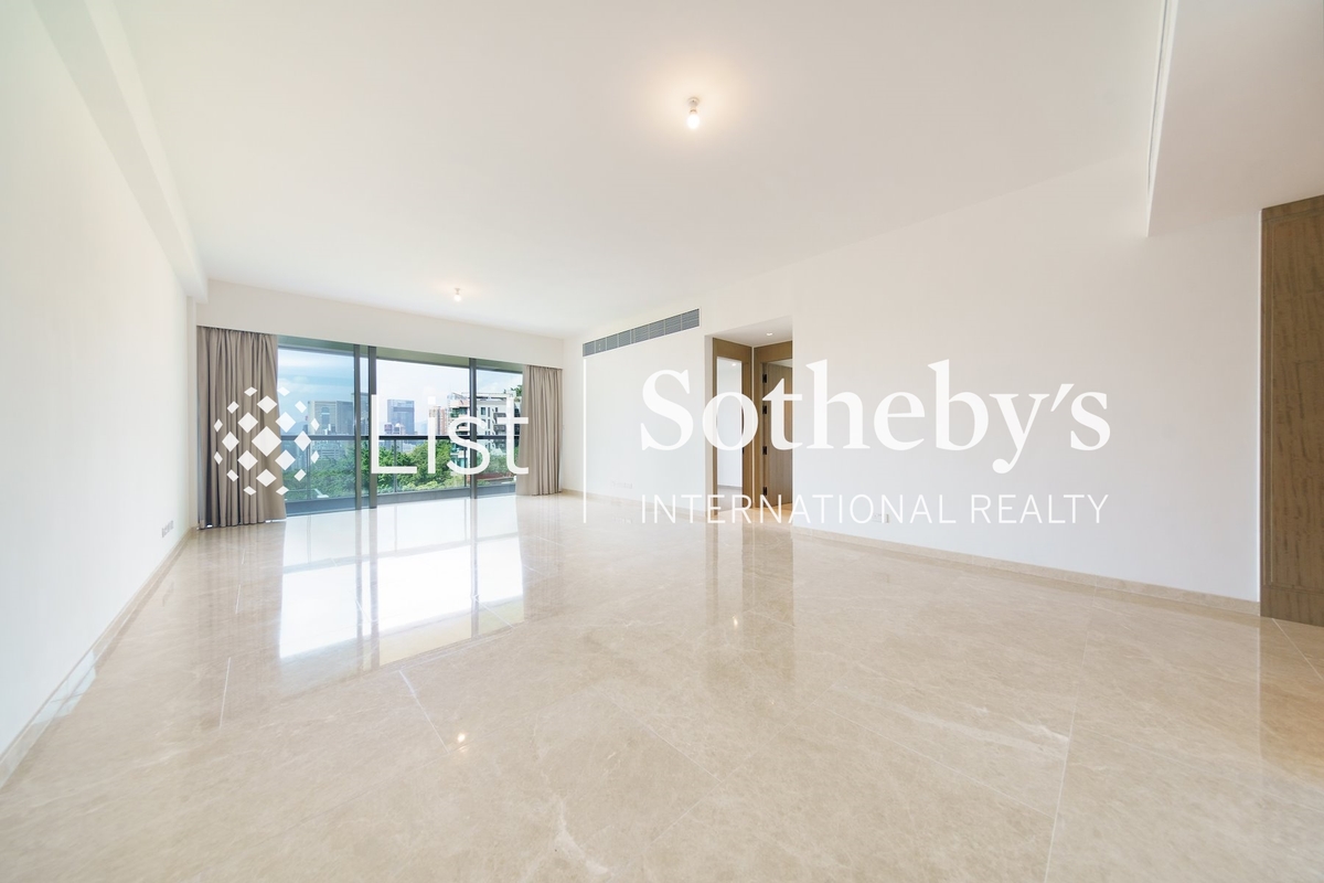 Central Peak 司徒拔道18號 | Living and Dining Room