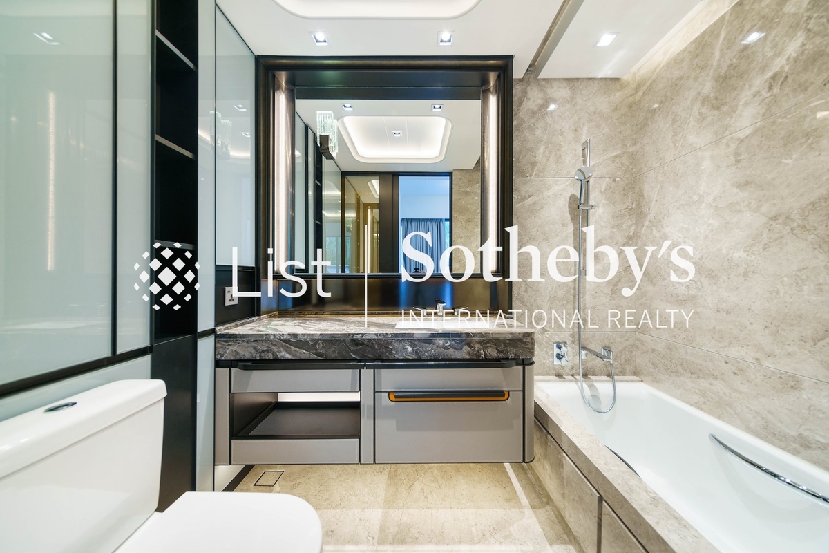 Central Peak 司徒拔道18號 | Second En-suite Bathroom