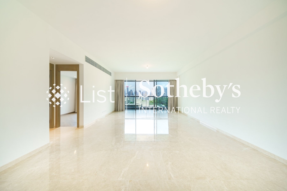 Central Peak 司徒拔道18號 | Living and Dining Room