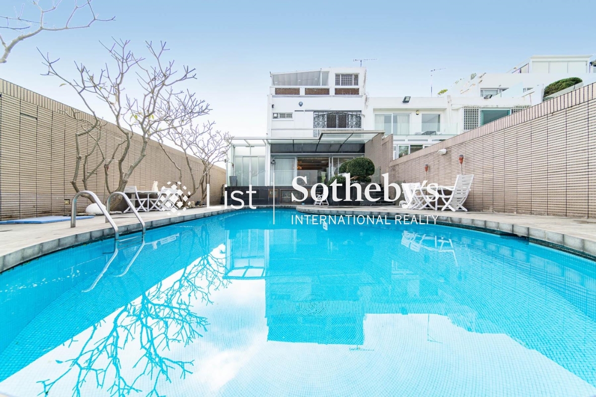 Grand View Villa 嘉穎別墅 | Private Pool off Living and Dining Room