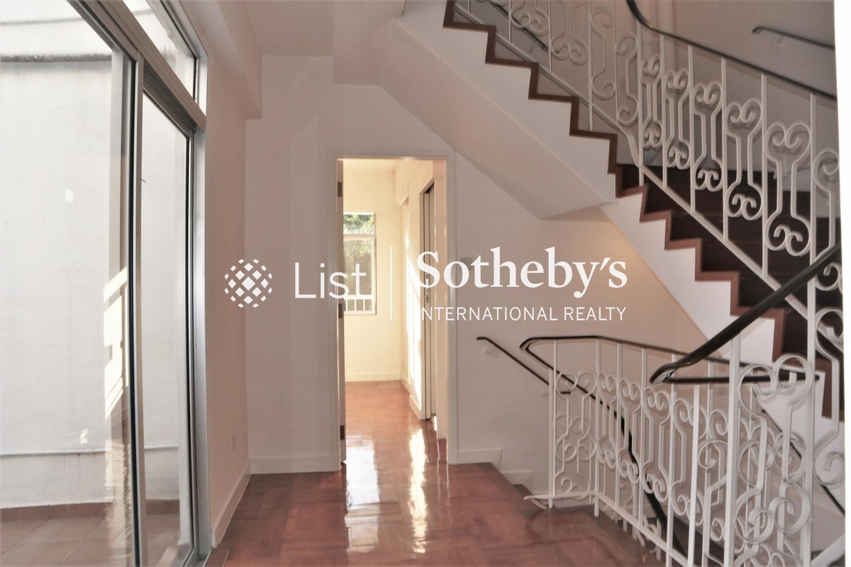 Ruby Chalet 寶石小築 | Internal Staircase