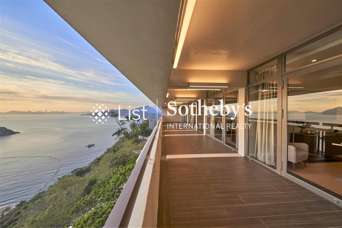 The Cove 赫蘭道4號 | Balcony off Living and Dining Room