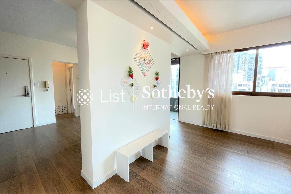 Winner Court 榮華閣 | Living and Dining Room