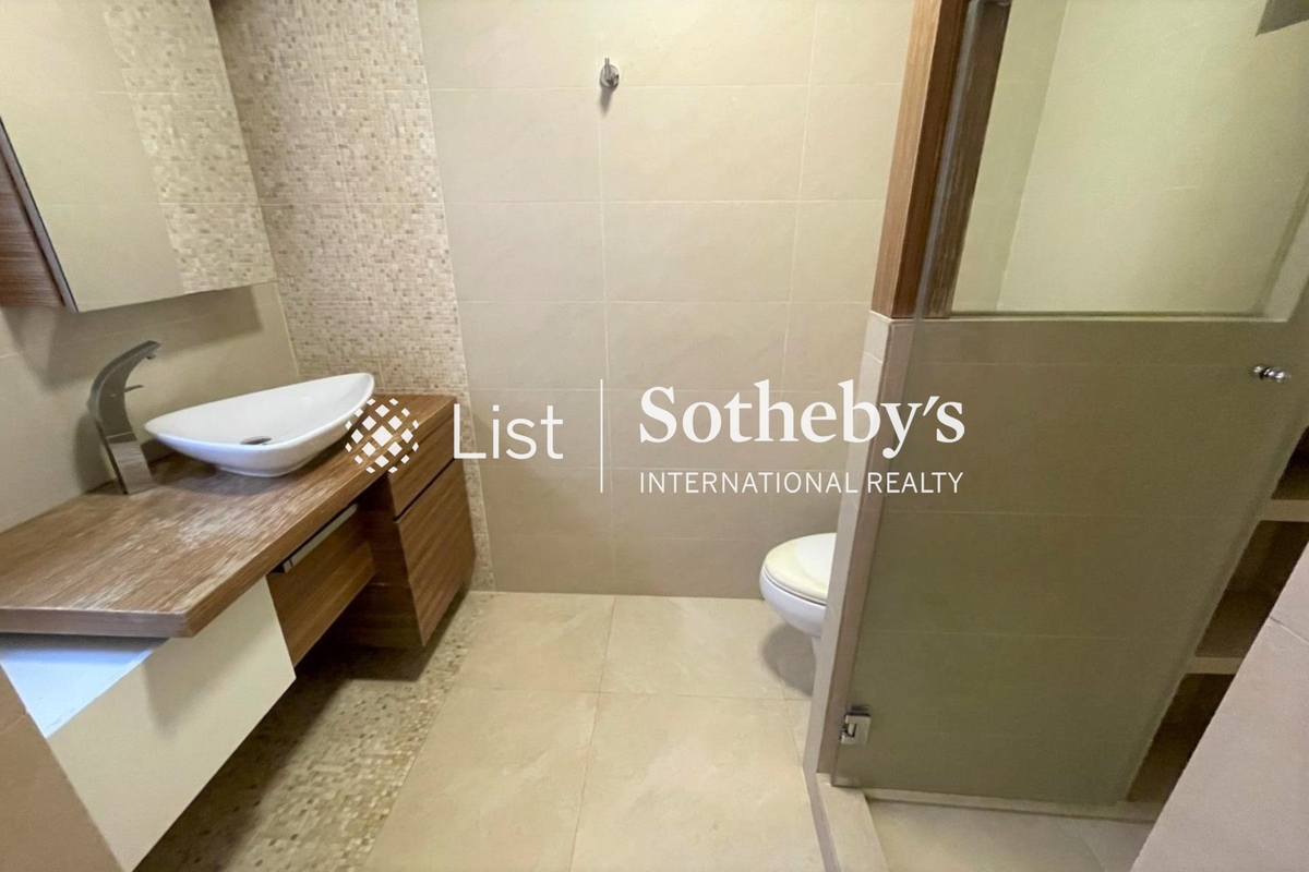 Winner Court 榮華閣 | Master Bathroom