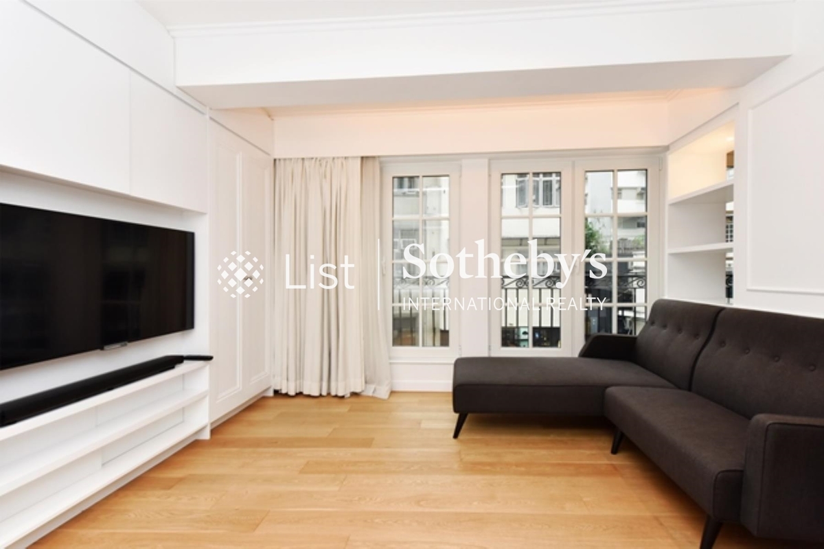 Hollywood Road 荷李活道 | Living Room on 4th Floor