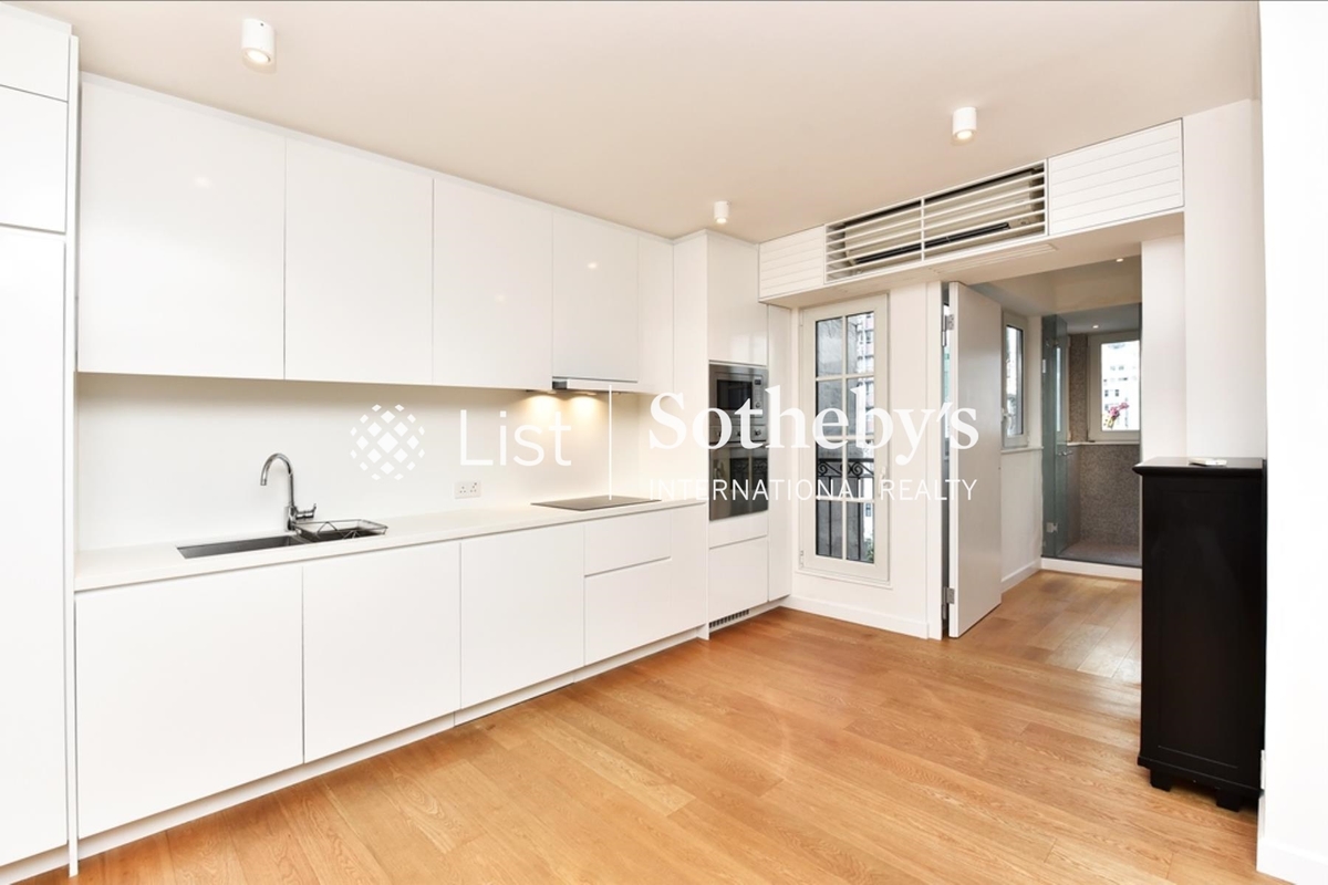 Hollywood Road 荷李活道 | Open Kitchen in 4th Floor