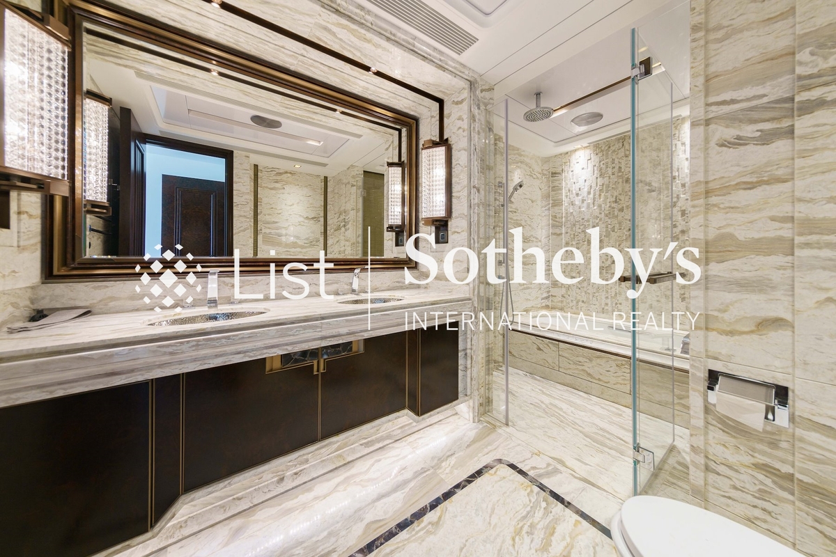 No. 21 Borrett Road 波老道21号 | Master Bathroom