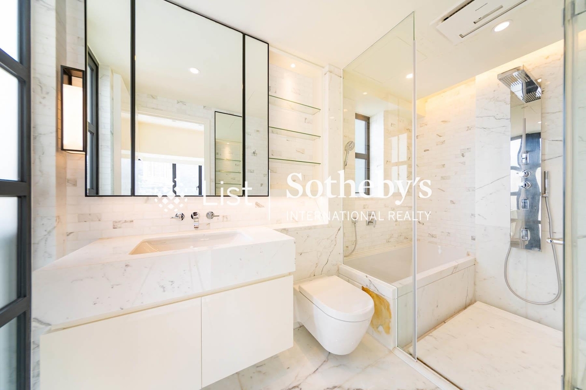 The Aster The Aster | Master Bathroom