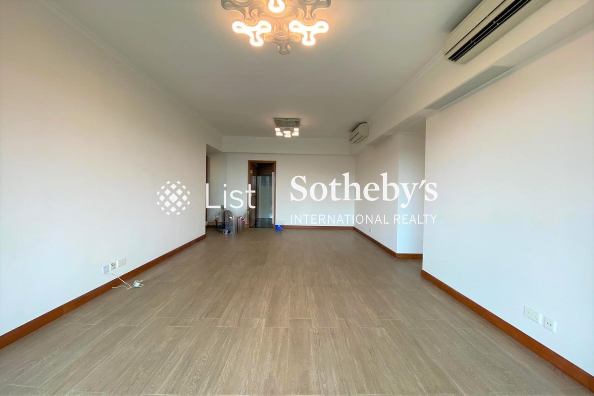 Parc Palais 君頤峰 | Living and Dining Room