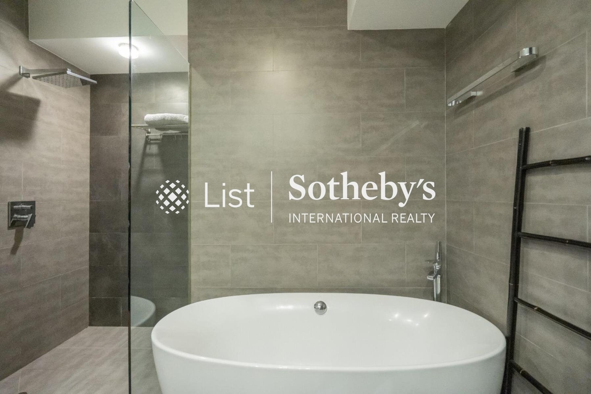 Hing Wah Mansions 興華樓 | Guest Bathroom