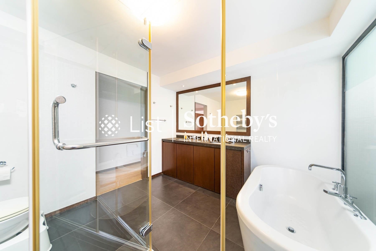Yan Yee Road 仁義路 | Master Bathroom