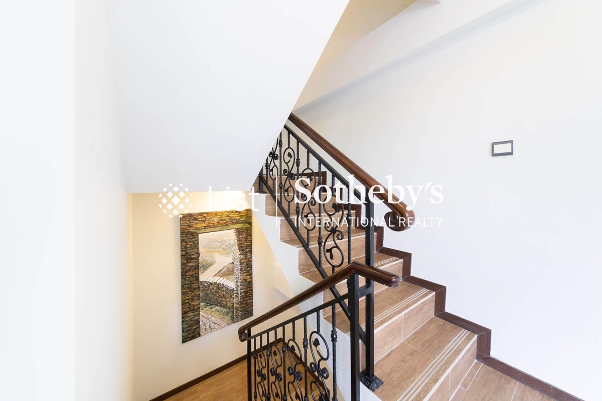 Yan Yee Road 仁義路 | Internal Staircase