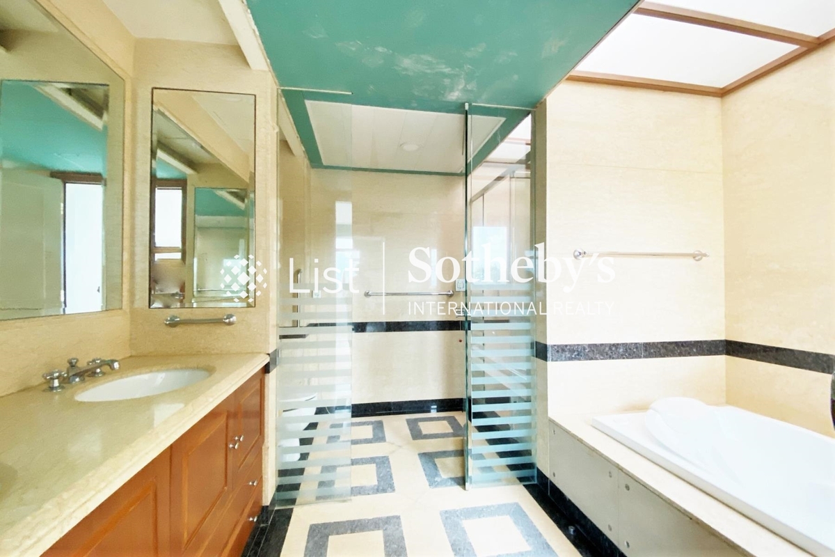 The Portofino 栢濤灣 | Master Bathroom