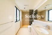 The Portofino 栢涛湾 | Third En-suite Bathroom