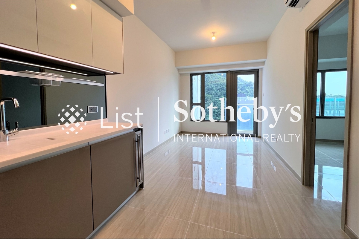 Southland 晉環  | Living and Dining Room