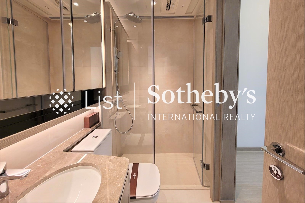 Southland 晋环  | Master Bathroom
