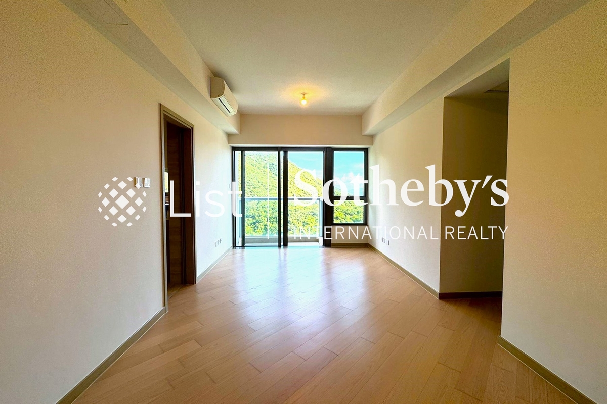 Southland 晉環  | Living and Dining Room