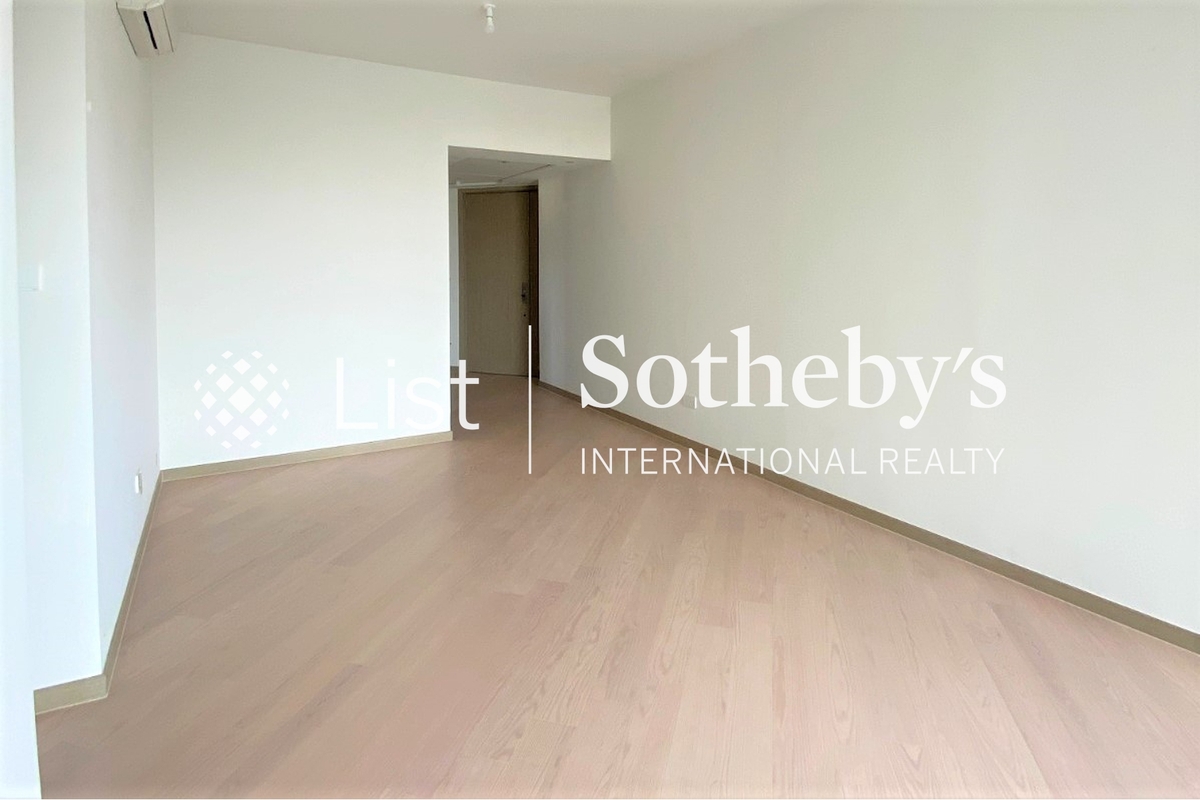 Southland 晉環  |  Living and Dining Room