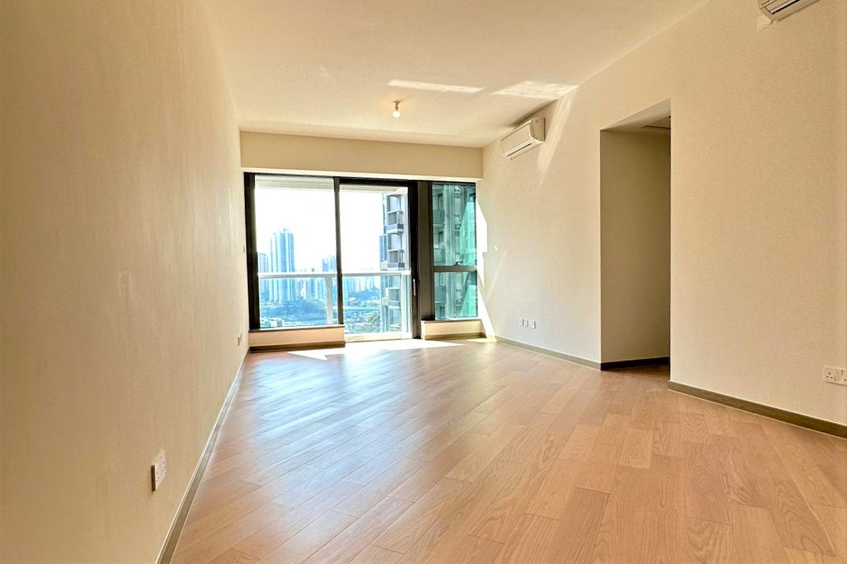 Southland 晉環  | Balcony off Living and Dining Room