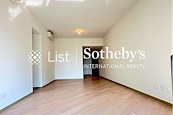Southland 晉環  | Living and Dining Room