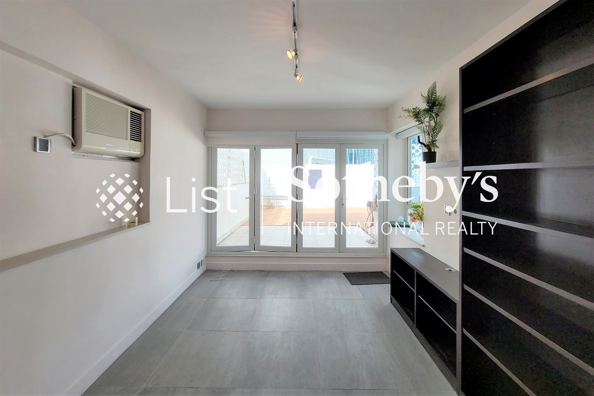 Westlands Court 華蘭花園 | Living and Dining Room