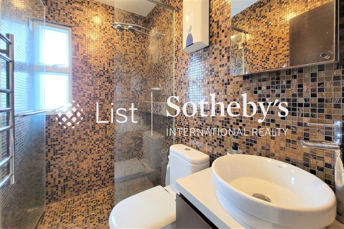 Westlands Court 華蘭花園 | Guest Bathroom