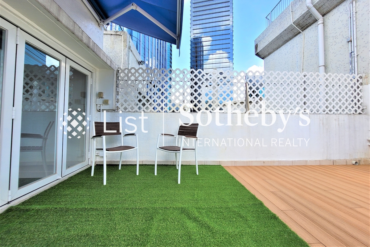 Westlands Court 華蘭花園 | Private Terrace off Living and Dining Room