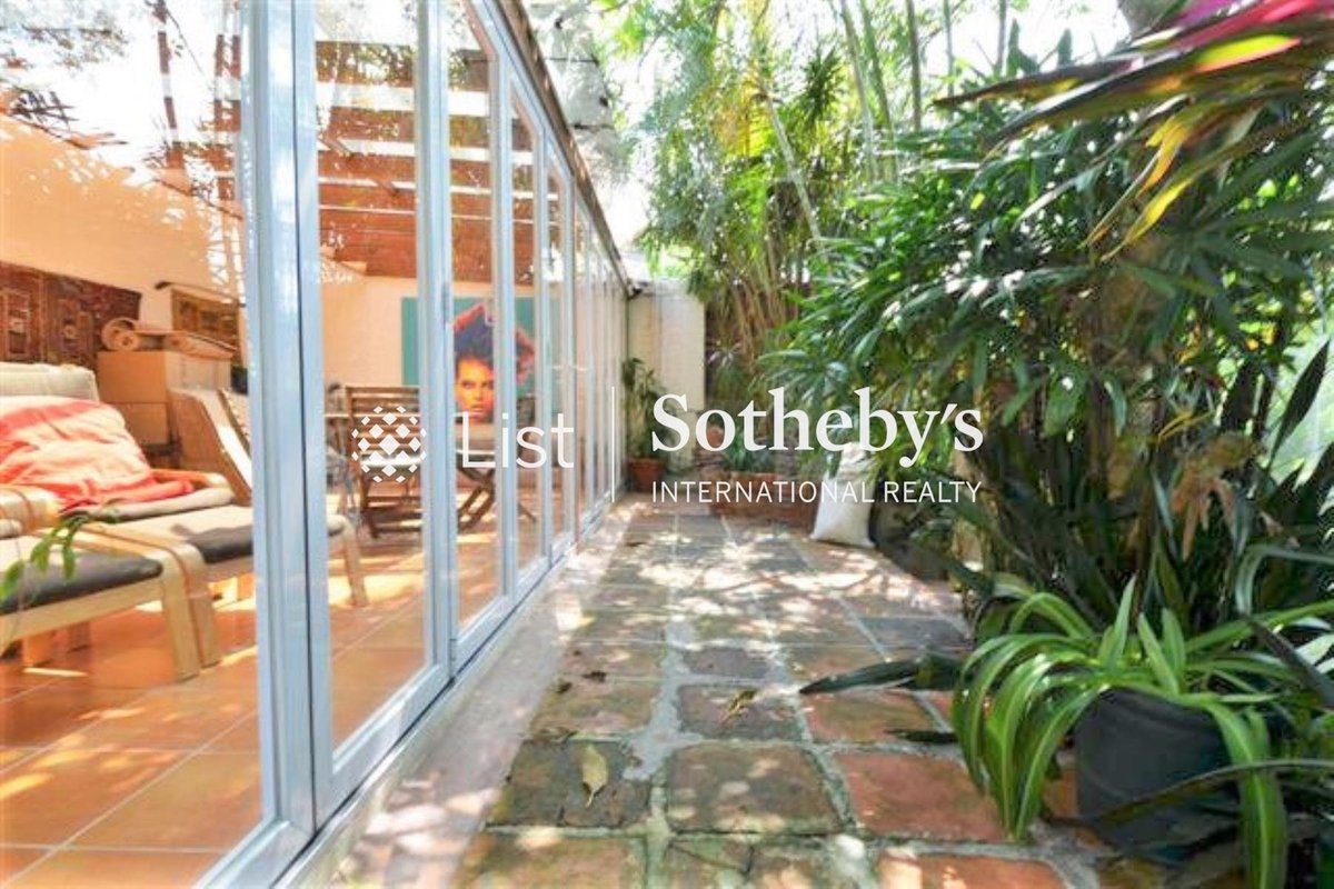 Mau Po 茅莆 | Private Garden off Living and Dining Room