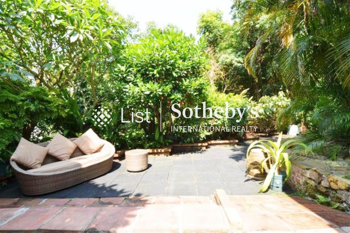 Mau Po 茅莆 | Private Garden off Living and Dining Room 