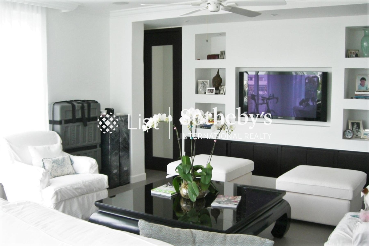 Ng Fai Tin Detached House 五塊田獨立洋房 | Living and Dining Room