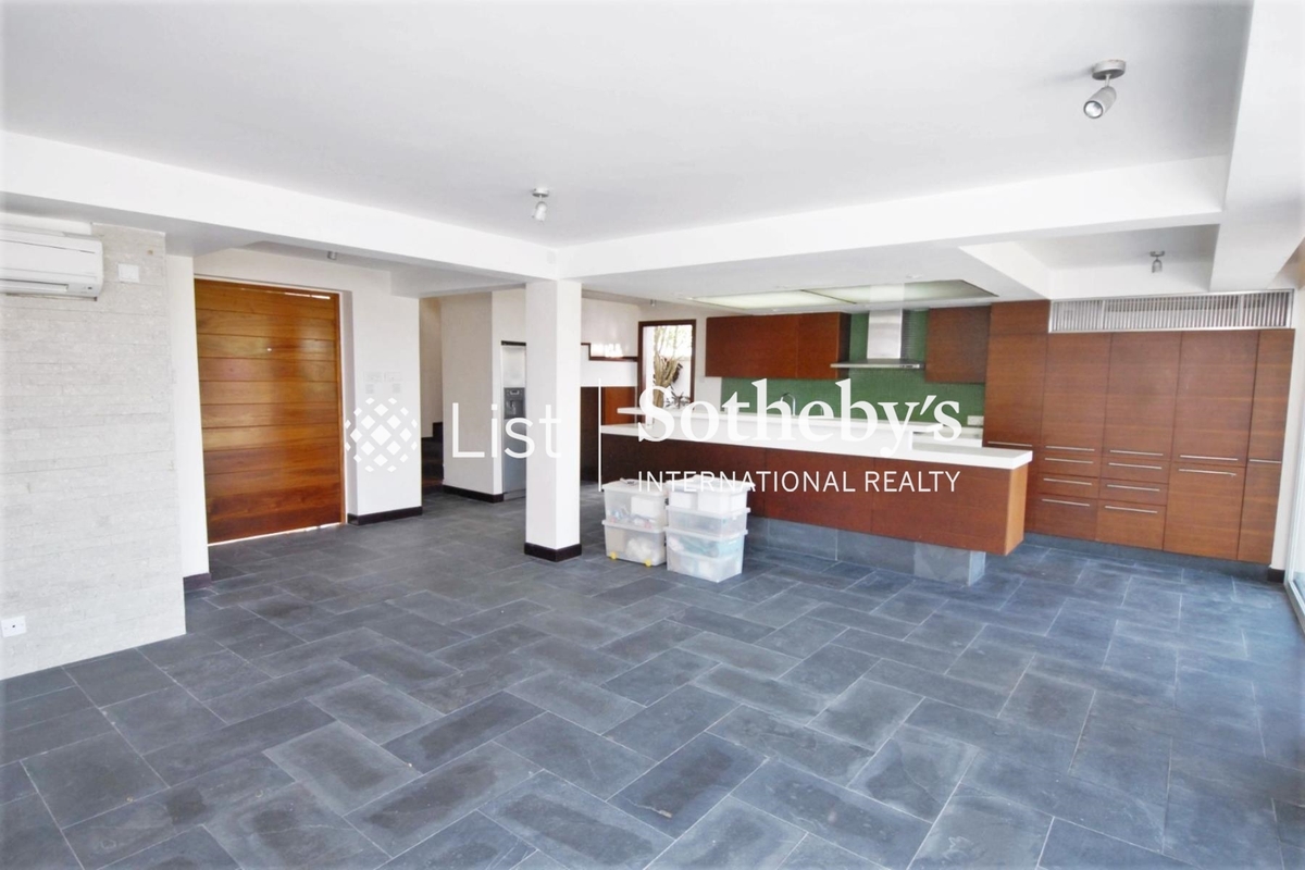 Hing Keng Shek Detached House 慶徑石獨立屋 | Living and Dining Room