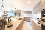 King's Park Villa 帝庭園 | Open Kitchen