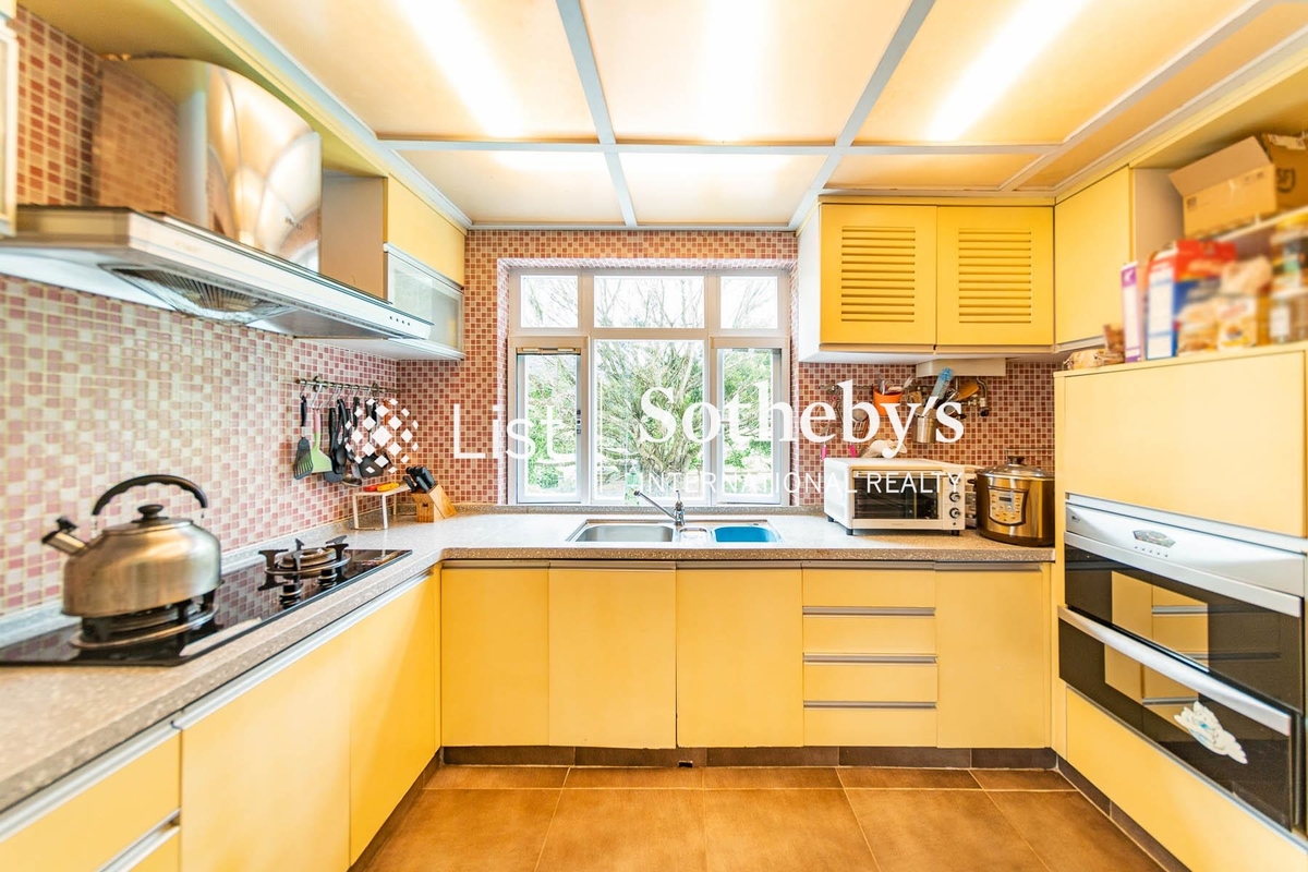 Pak Ngau Shek Sheung Tsuen 白牛石上村 | Kitchen